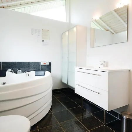 Holiday home 3 Bedroom Awesome In Haderslev Flovt